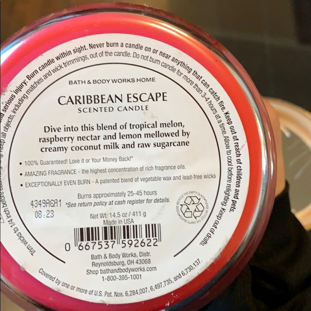 NEW Bath & Body Works Caribbean Escape Candle - Picture 4 of 4
